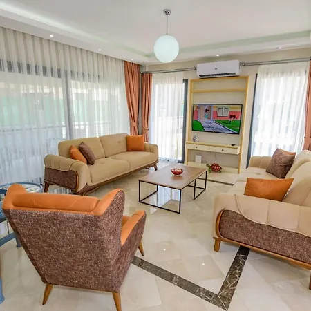 빌라 Charming With Private Pool And Location In 페티예