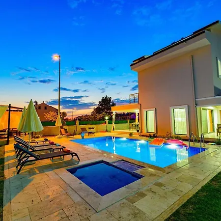빌라 Charming With Private Pool And Location In *