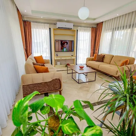 빌라 Charming With Private Pool And Location In
